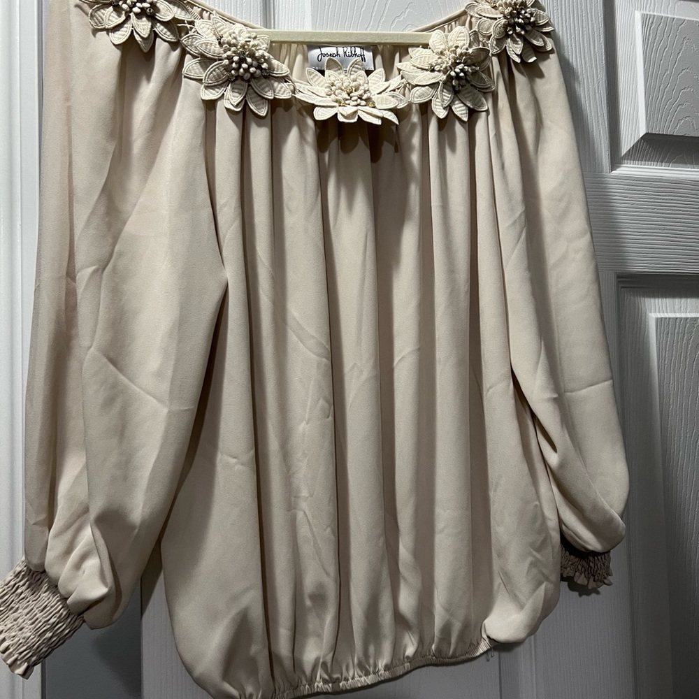 Gorgeous Off the shoulder Joseph Ribcoff Shirt